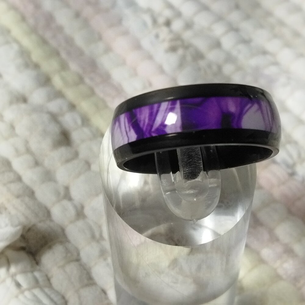 New Size 13, 8 mm Black Stainless Steel Band Purple/Cream